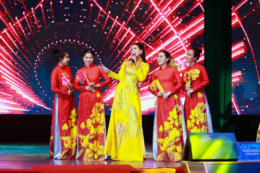 San Khau Trinh Kim Chi - HCM City